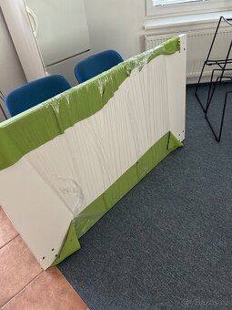 Bílý lesklý jídelní stůl + 6 židlí - 3