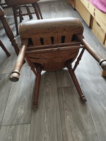 prodám rozkládací stul a 6 židlí dubového dřeva - 3
