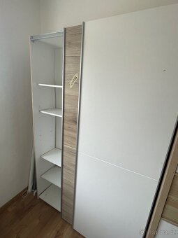 Šatní skříň - 3