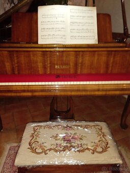 Klavír křídlo Petrof model V, Baroko Gavota Chippendale - 3