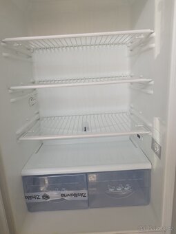 Velká lednice s mrazákem - 3