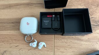 Beats Fit Pro bílé - 3