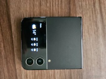 Samsung Z Flip 4 - 3