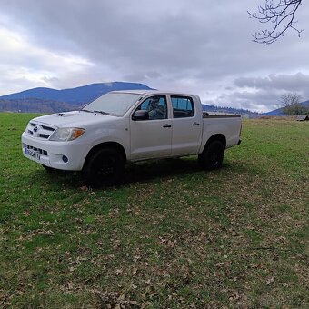 Toyota Hilux - 3
