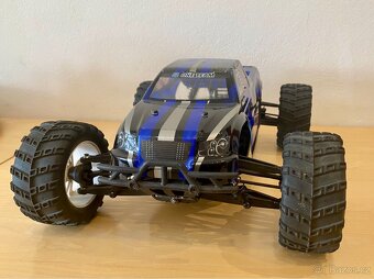 Prodám RC auto 1:10 - 3