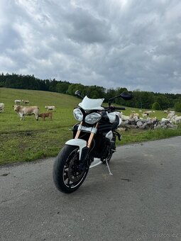 Triumph speed triple 1050 - 3