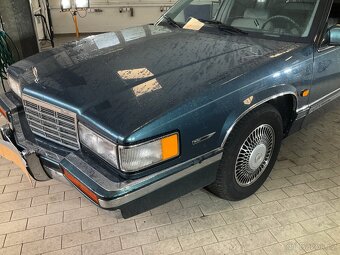 Cadillac De Ville Fleetwood 4,9 L 150kW V8 - 3