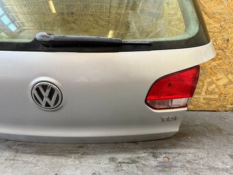 Zadni pate dvere kufr Vw Golf 6 stribrne - 3