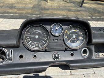 Mercedes W115 - 3