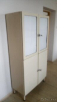 Lékařská skříň - 3