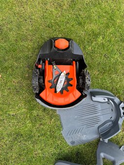 Black Decker - robotická sekačka - 3