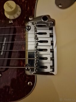 Lee hooker strat - 3