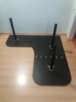 Stůl z lamino desky 170x170 (do prostoru / rohový) - 3