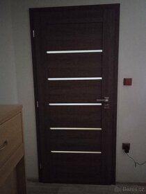 Prodám moderní interiérové dveře s obložkou 80 levé - 3