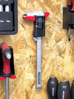 Držiak na stenu pre kovové Parkside posuvné meradlo - 3