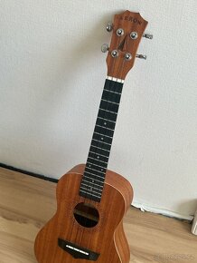 Prodávám ukulele + ladička - 3