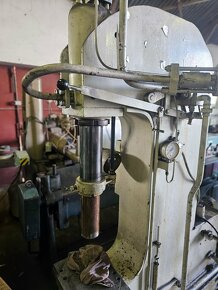 Hydraulický lis CDC 30 v.č. 4-4642 - 3