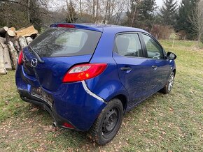 Mazda 2 rok 2008 - 1,3-55kw -náhradní díly - 3