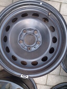 Zánovní disky 5x120 7Jx16 z vozu BMW - 3