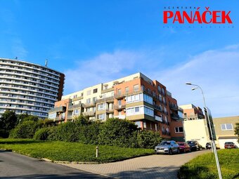 Pronájem bytu 1+kk s lodží, ul. Na Honech, Zlín - 3