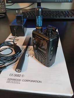 Kenwood TH-F7 - 3