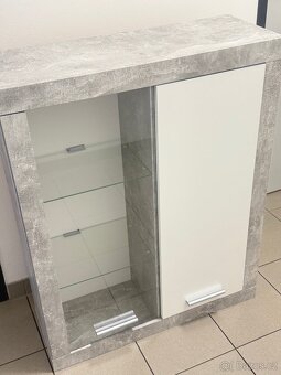 Prodám vitrínu / skříňku - 3