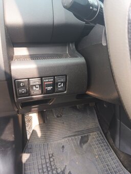 Prodám Mazda 5 -7mist 2.0tdi - 3