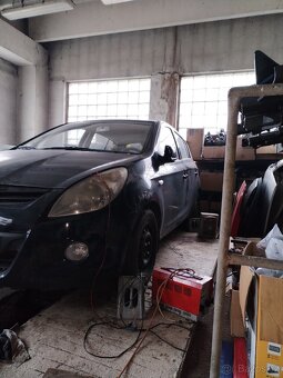 Hyundai i 20 2010 - 3
