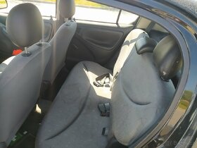 Toyota Yaris 1.0 - 3