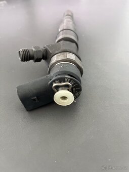 0445110216 BOSCH Vstřik nový - 3