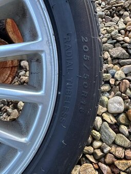 Sada letních pneu vč. originálních disků Volvo - 3