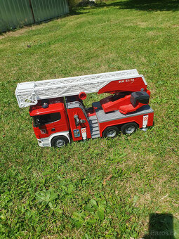 Hasicska Scania zebrik od Bruder z Nemecka z roku 2009 - 3