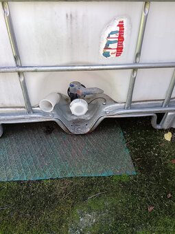 IBC nádrže 1000 litrů - 3