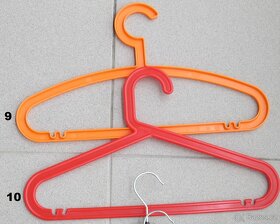 Plastová ramínka - 3