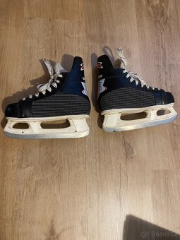 Prodám dětské lední brusle Botas, velikost 33. - 3