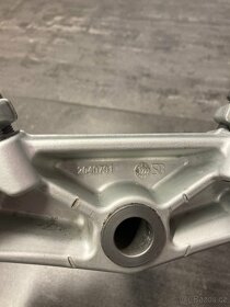 spodný okuliar Triumph Tiger 800 - 3