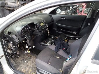 Hyundai i30 kombi facelift, 1.6crdi 85Kw, D4FB , r.v.2011 - 3