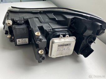 Přední světlomet xenon pravý 1Z1941018T Octavia II FL - 3