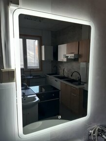 Koupelnové zrcadlo LED 60 x 80 cm - 3