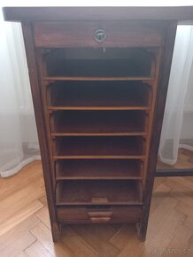 Tmavě hnědý starý/starožitnÿ psací stůl - 3