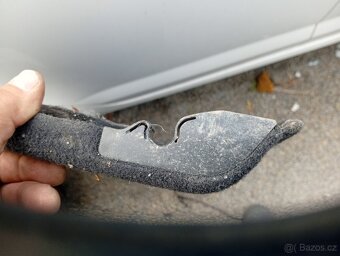 Škoda Fabia II plato kufru - 3