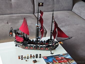Lego 4195 - Queen Anne's Revenge - 3