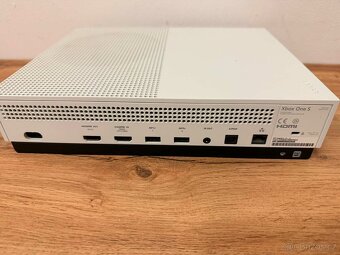 Xbox One S 1TB +2x OVL+1x HRA - 3