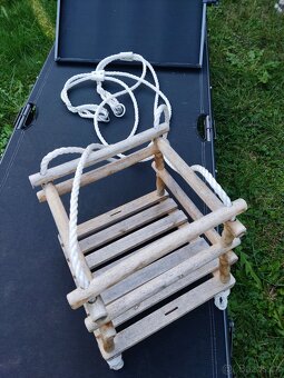 Dřevěná dětská houpačka - 3