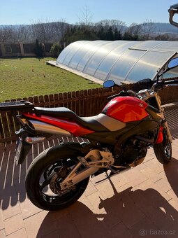 Suzuki GSR 600 - 3