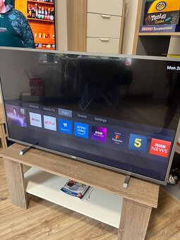 Philips Ultratenký 4K UHD LED televizor Smart 43PUS6523/12 - 3