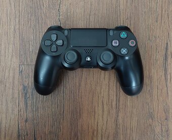Playstation 4 PRO 1TB v perfektnim stavu - [4.4. 2025] - 3
