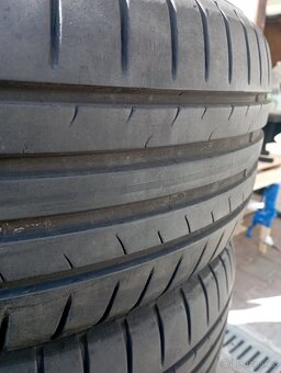 Dunlop 215/60 r16 - 3