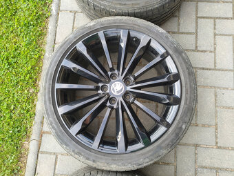Alu kola + pneu 235/40 R19 - 3