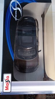 1:24 MINI Countryman Maisto - 3